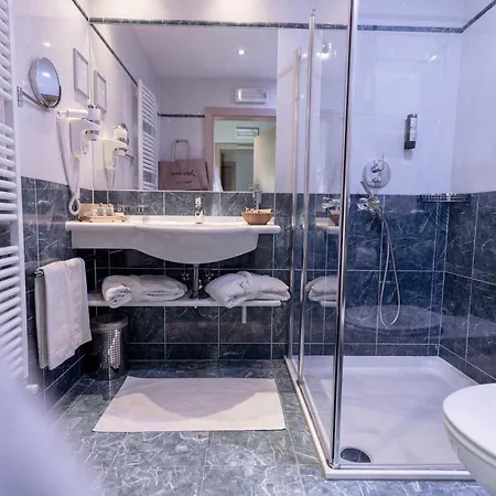 Marica 4*